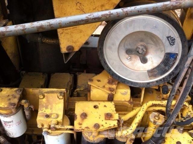 Komatsu d155a-3 Crawler dozers