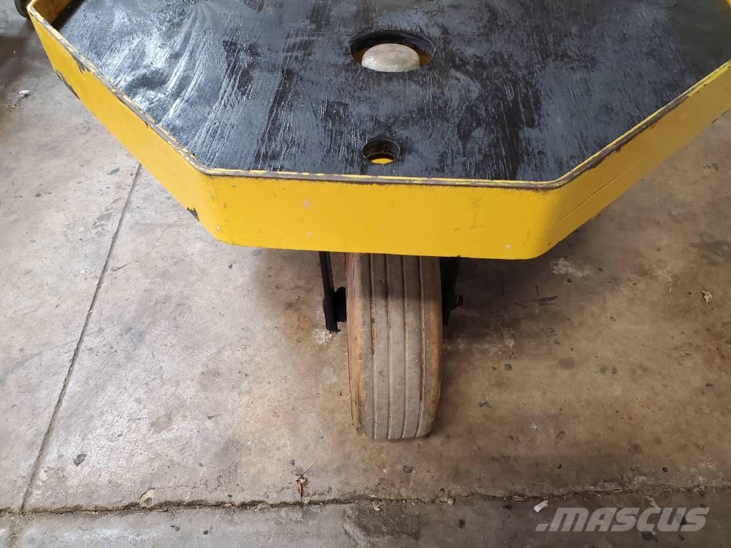 Taylor-Dunn SC090 Towing trucks