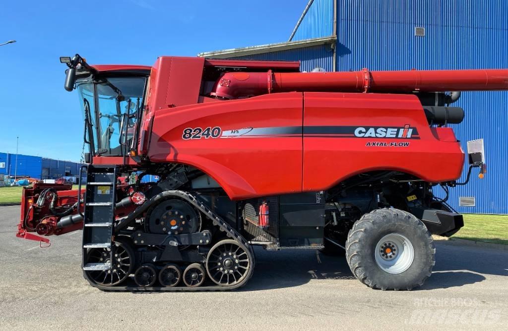 Case IH 8240 Combine harvesters