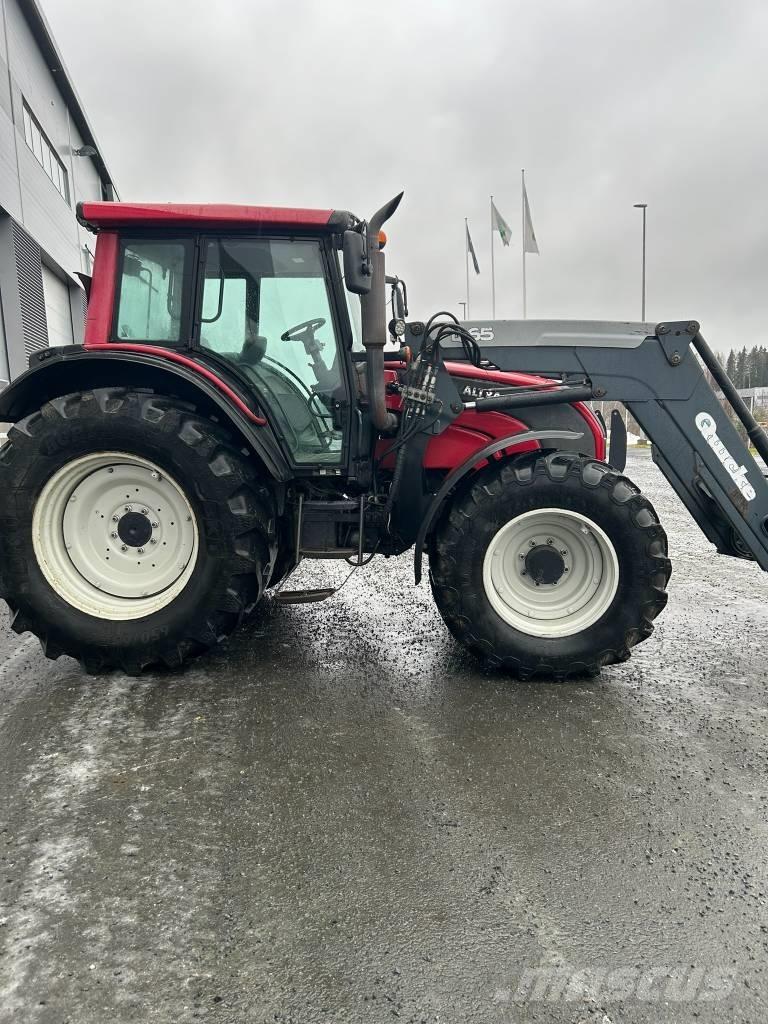 Valtra N141 Advance Tractors