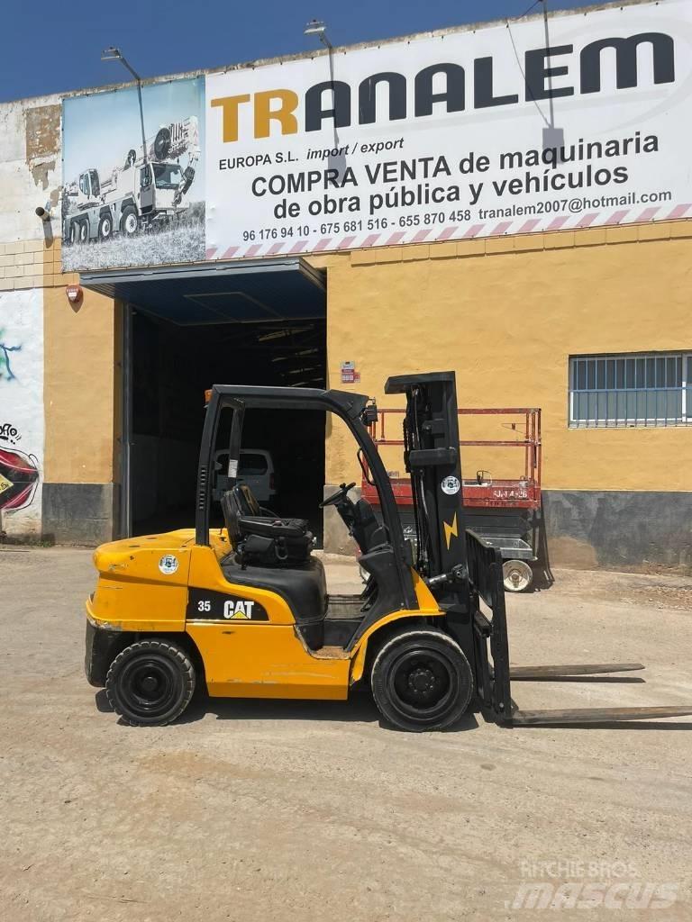 CAT 35 Diesel trucks