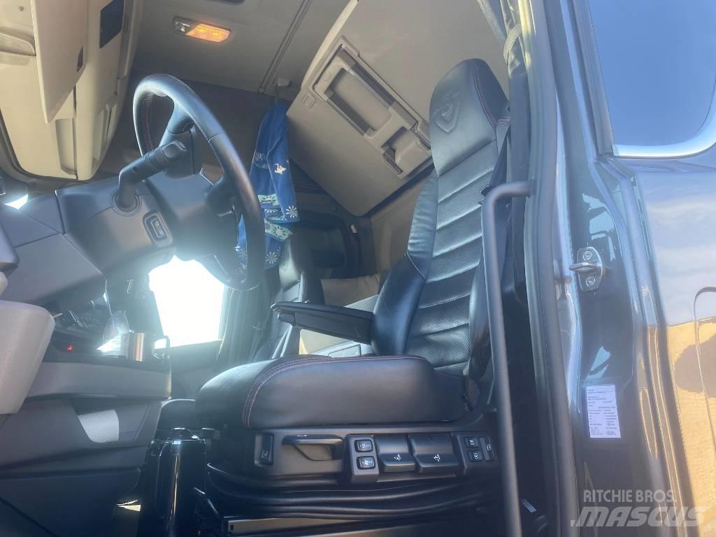 Scania S 520 Box body trucks