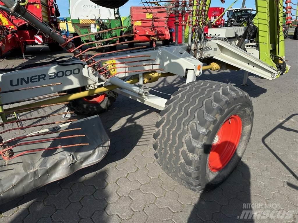 CLAAS Liner 3000 Swathers