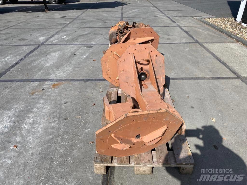 Goldhofer THP-L Low loader-semi-trailers