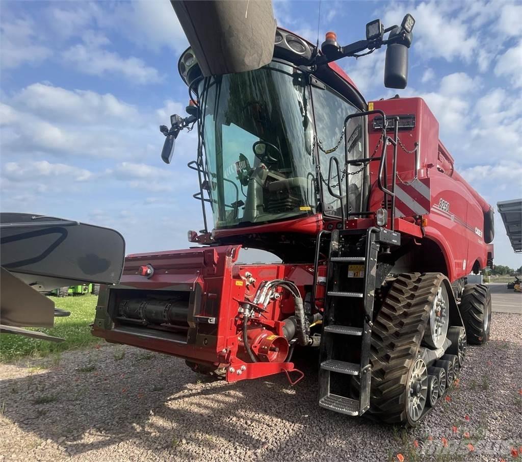 Case IH 8250 ASF Combine harvesters