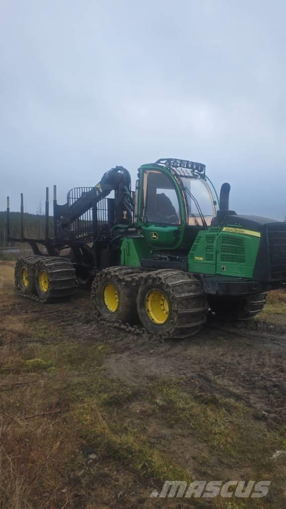John Deere 1110 E Forwarders