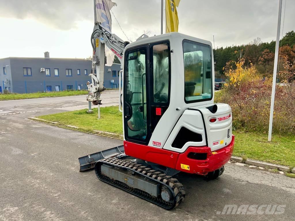 Takeuchi TB 225 Mini excavators < 7t (Mini diggers)