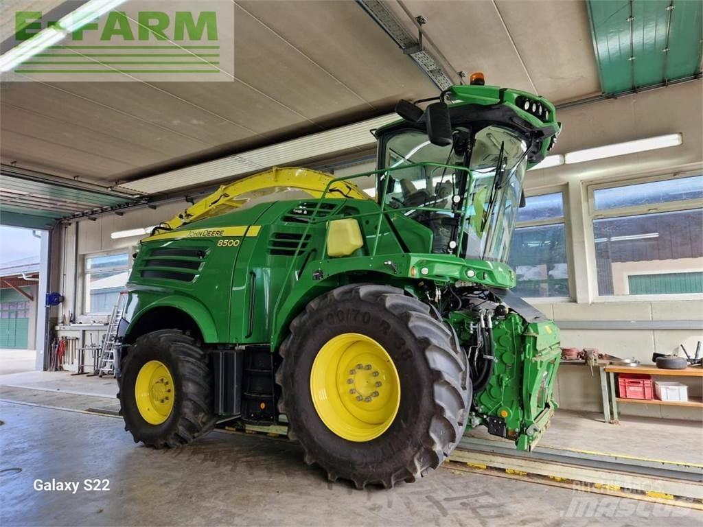 John Deere 8500 Self-propelled foragers