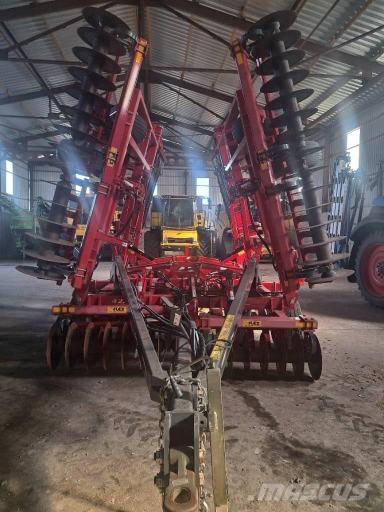 Challenger 4233 Disc harrows
