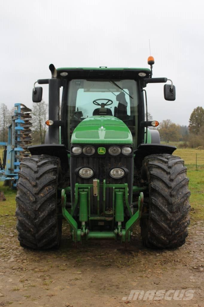 John Deere 8245 R Tractors