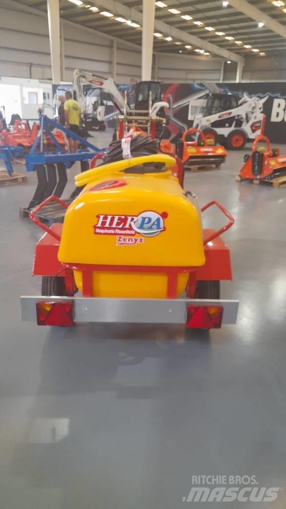  HERPA HCT04 Trailed sprayers