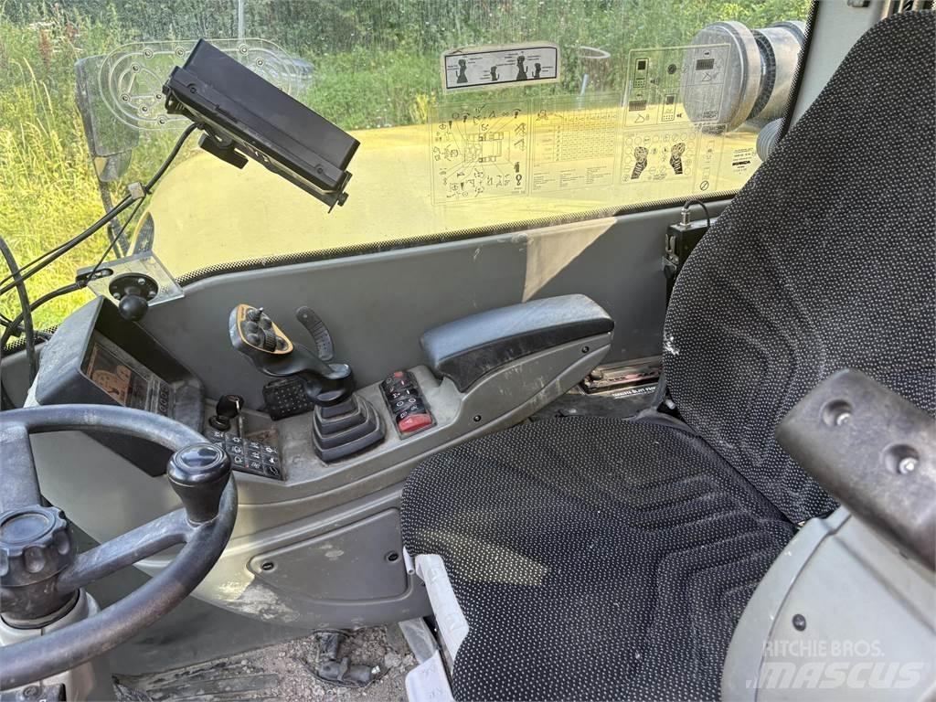 Yanmar B110W Wheeled excavators
