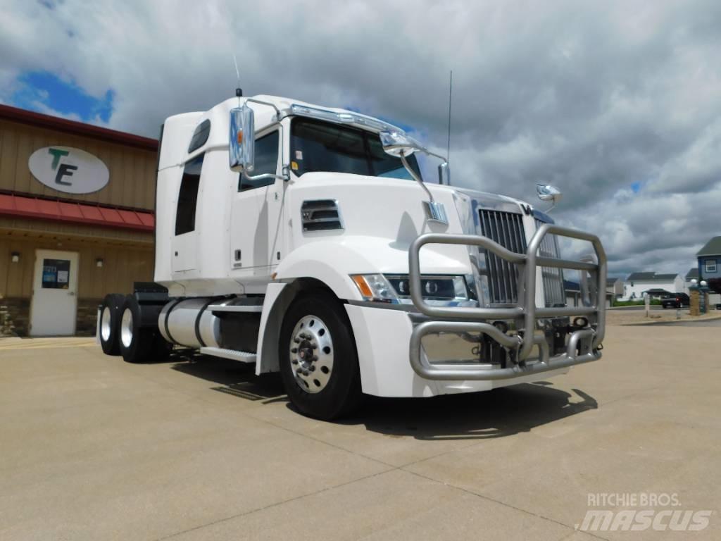 Western Star 5700 XE Tractor Units