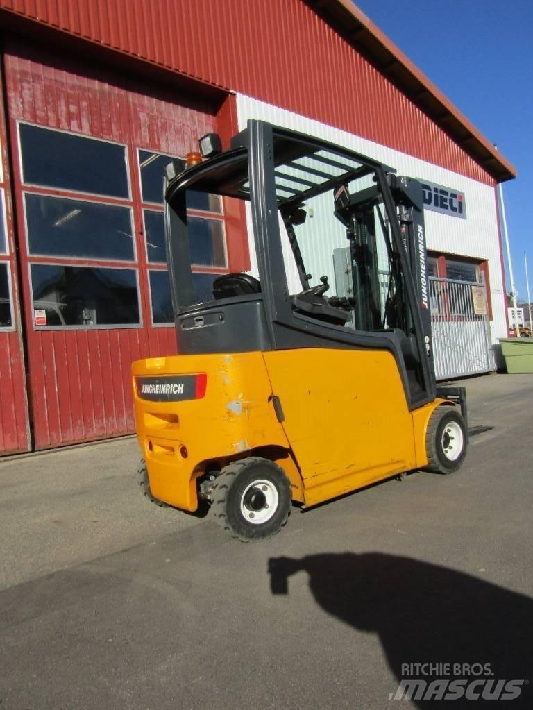 Jungheinrich EFG 320 Electric forklift trucks