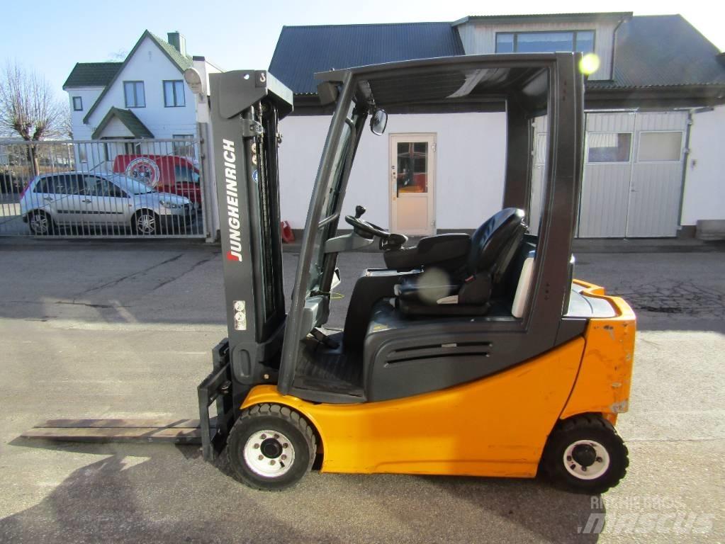 Jungheinrich EFG 320 Electric forklift trucks