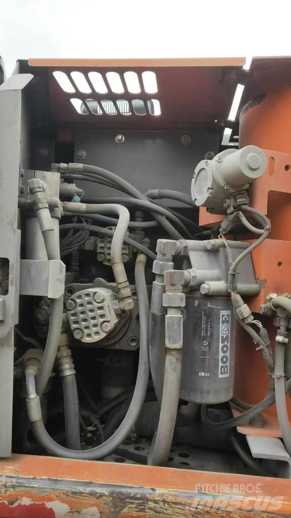 Hitachi ZX130W Wheeled excavators
