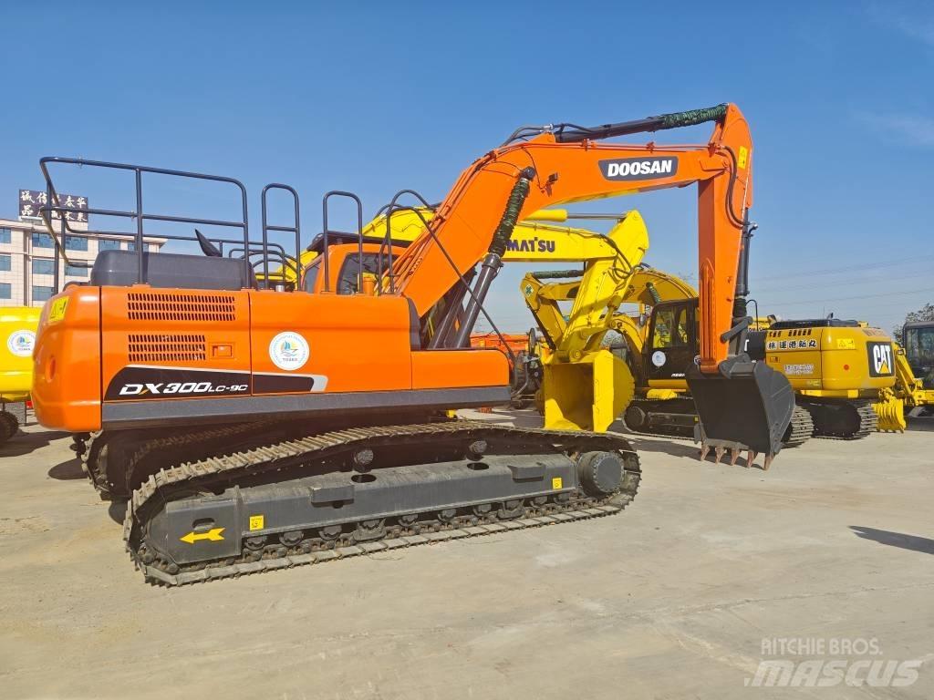 Doosan DX 300 Crawler excavators