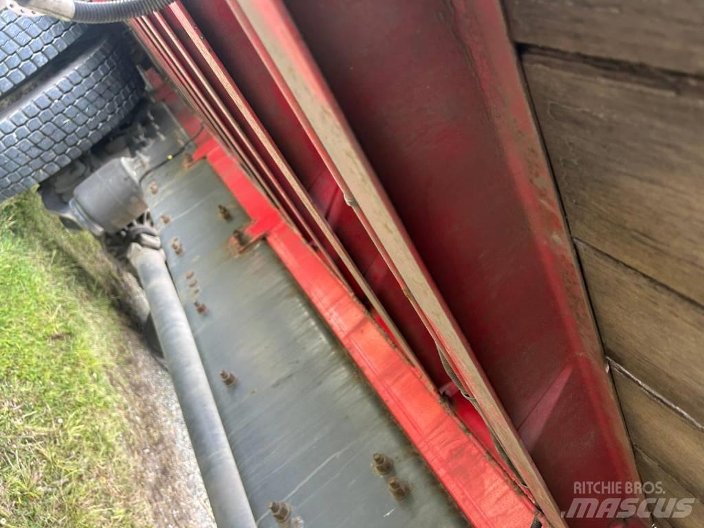Volvo FM 11 330 Beavertail Flatbed / winch trucks