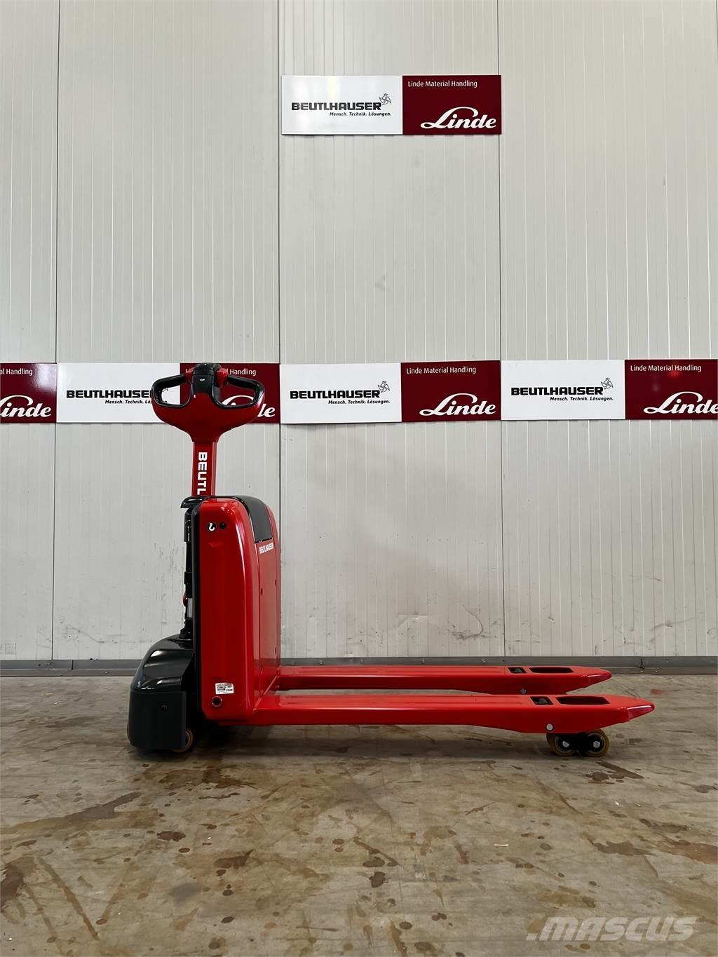 Linde MT15 Pedestrian stacker