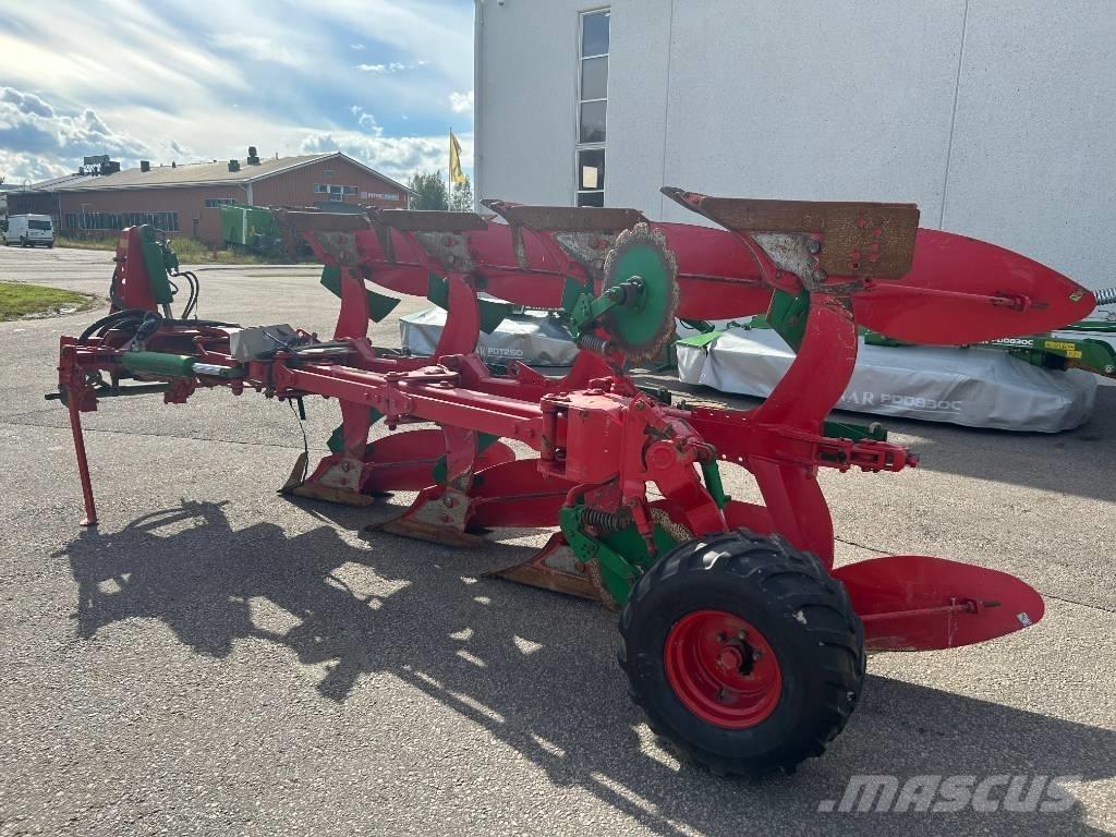 Unia Vario 4S Reversible ploughs