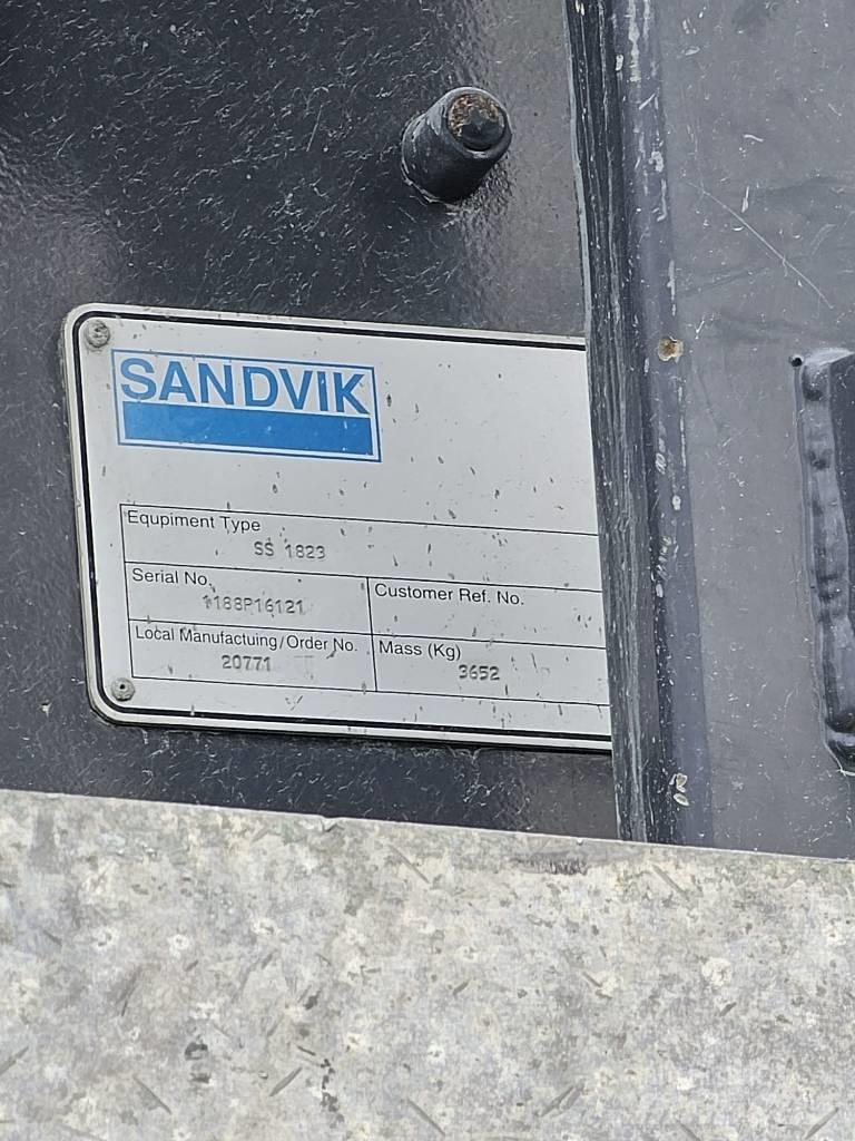 Sandvik UH 640 Mobile crushers