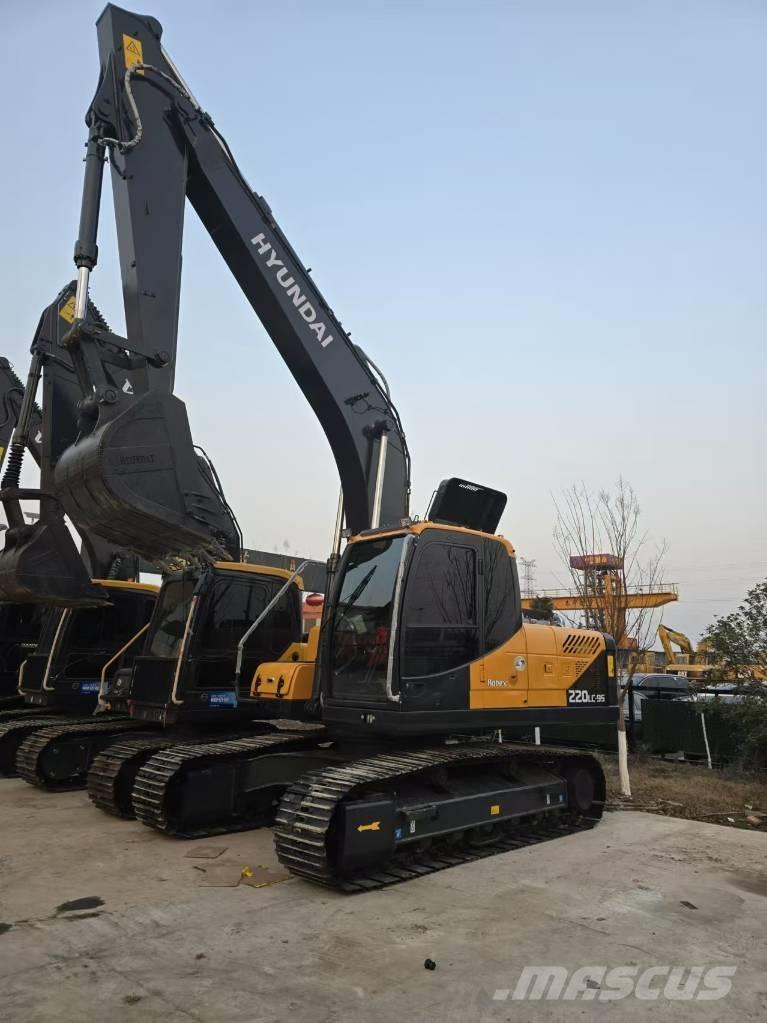 Hyundai 220 Crawler excavators