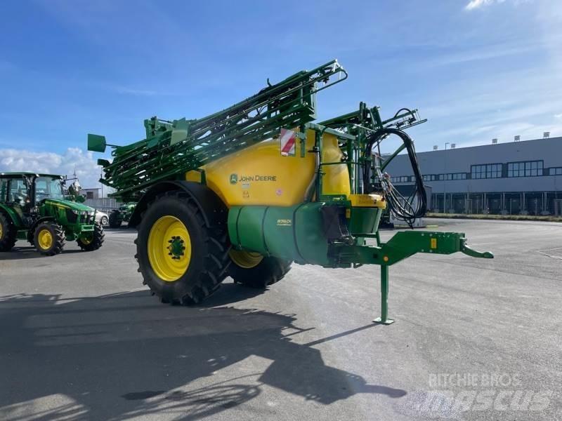 John Deere R740i Trailed sprayers