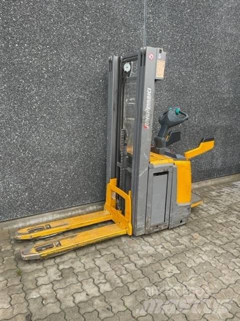 Jungheinrich ERC 216 Self propelled stackers
