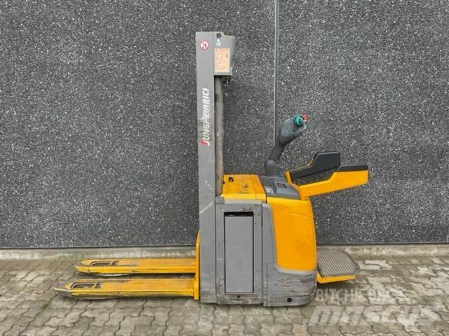 Jungheinrich ERC 216 Self propelled stackers