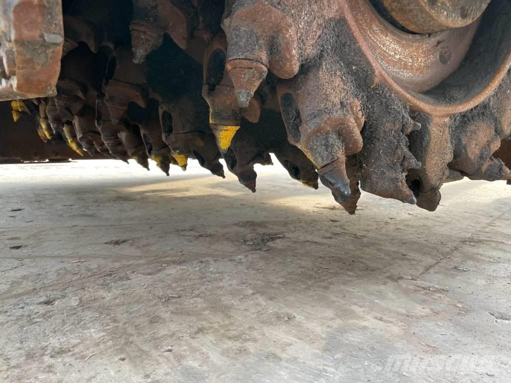 Wirtgen W 210 Asphalt cold milling machines