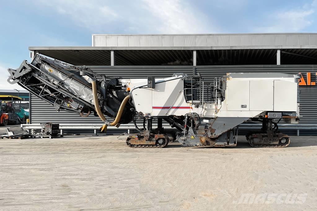 Wirtgen W 210 Asphalt cold milling machines