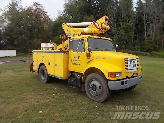 International 4900 Crane trucks