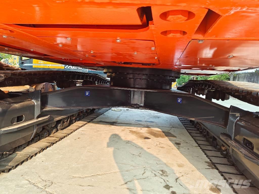 Doosan DX 300 LC Crawler excavators