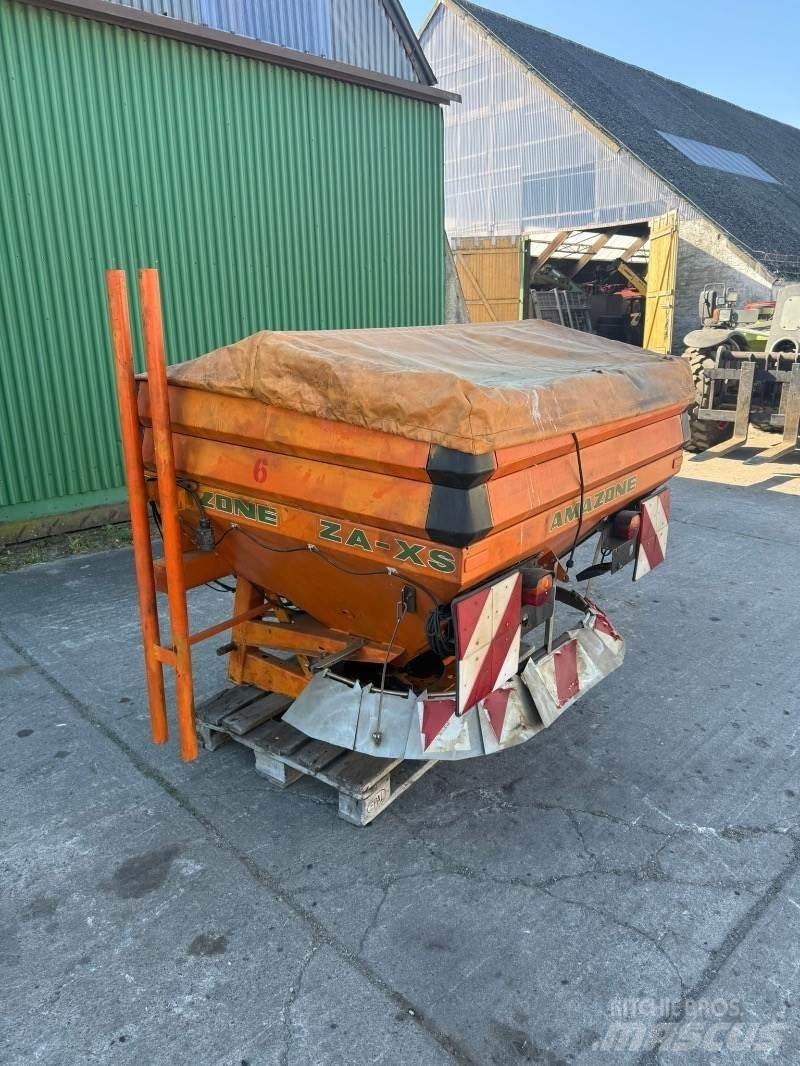 Amazone ZA XS Sand and salt spreaders