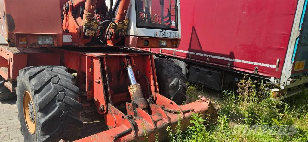 Poclain 82 Wheeled excavators