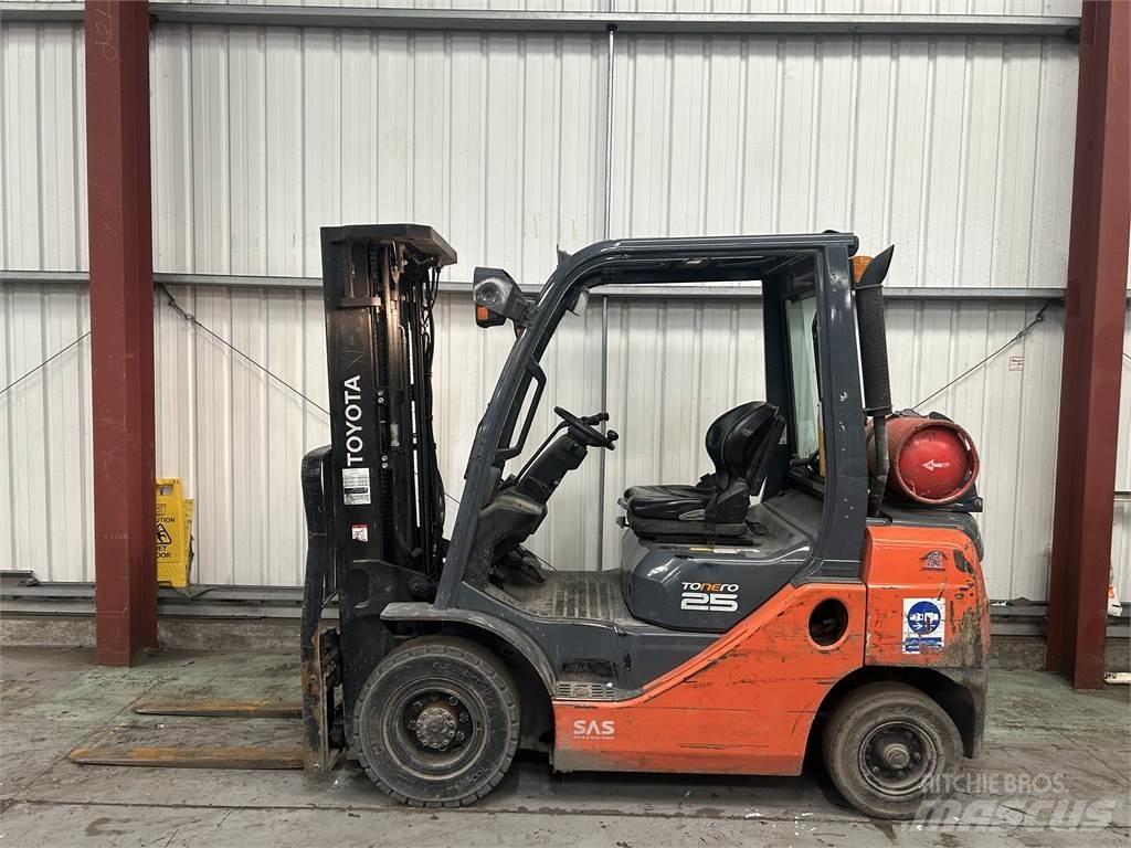 Toyota 02-8FGF25 LPG trucks