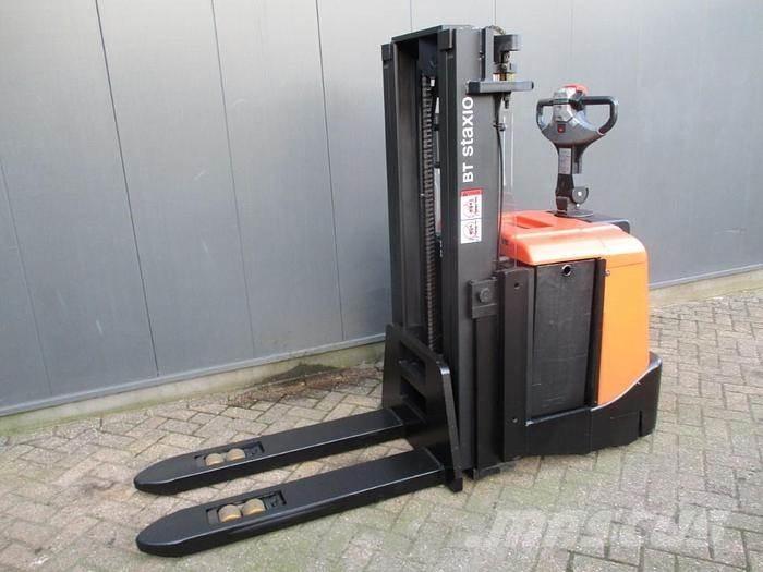 BT SPE160L Low lifter with platform