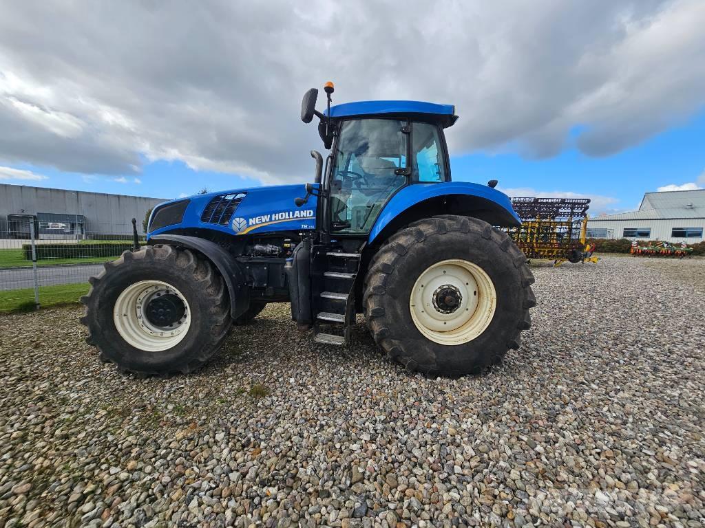 New Holland T 8.300 Tractors