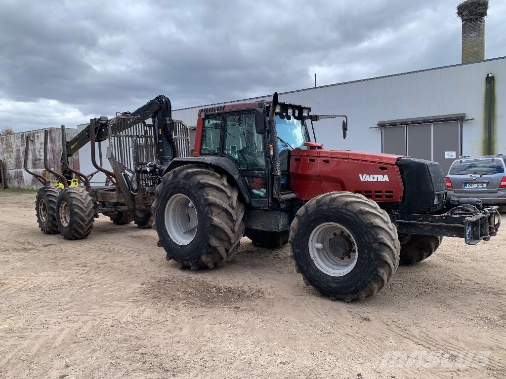 Valtra 8950 Forestry tractors