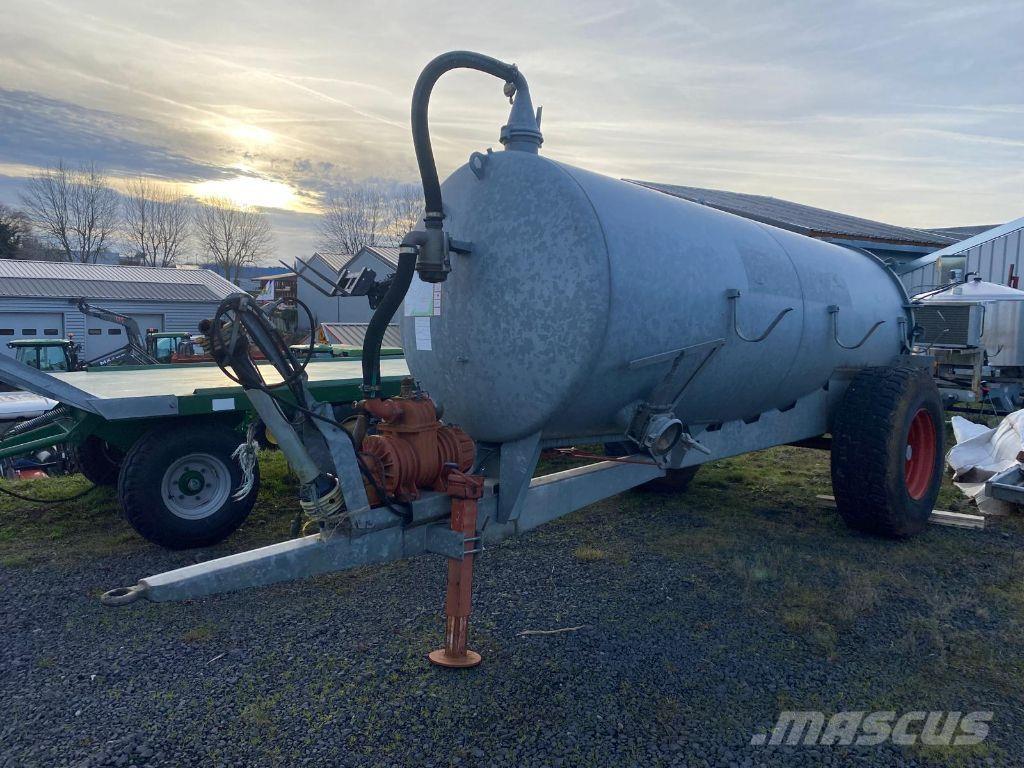 Pichon TSC6 Manure spreaders