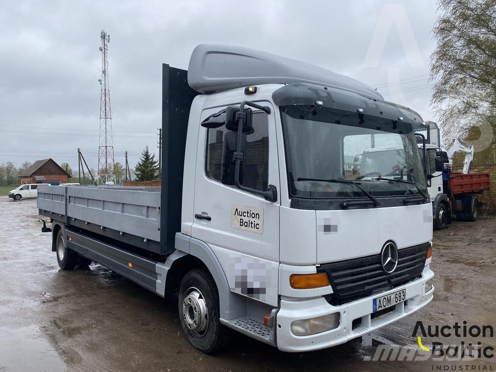 Mercedes-Benz 815 Flatbed / Dropside trucks