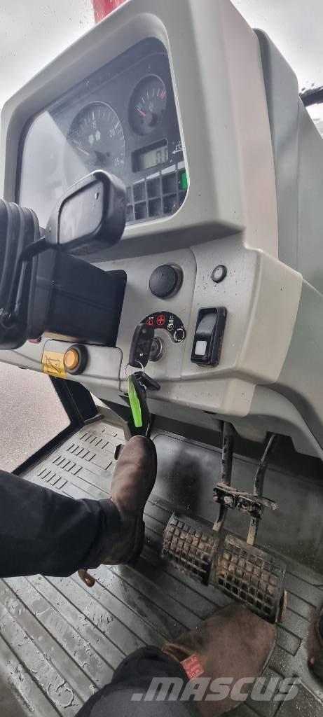 Massey Ferguson 5455 Tractors