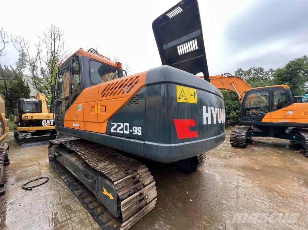Hyundai 220 LC -9 Crawler excavators