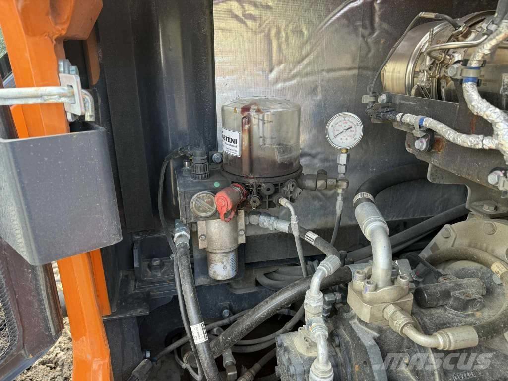 Develon DX 85 R-7 Midi excavators  7t - 12t