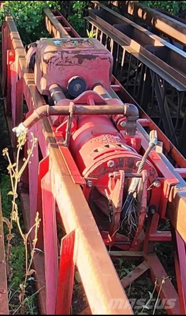  2006 VULCAN Hydraulic pile hammers