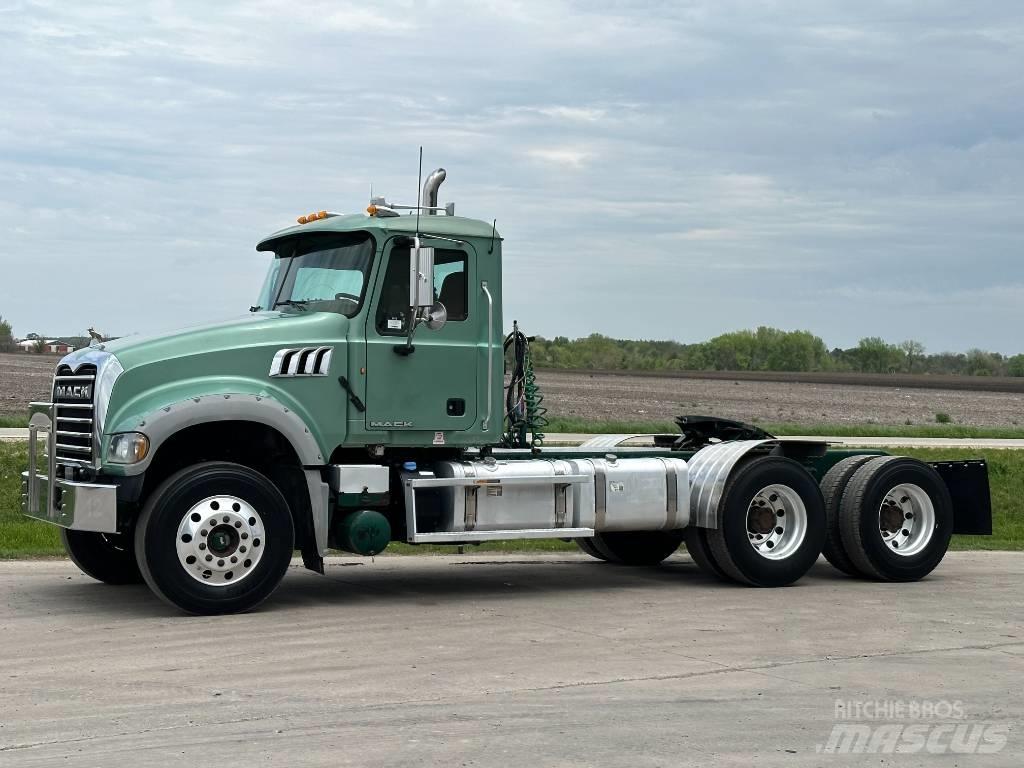 Mack GU713 Tractor Units