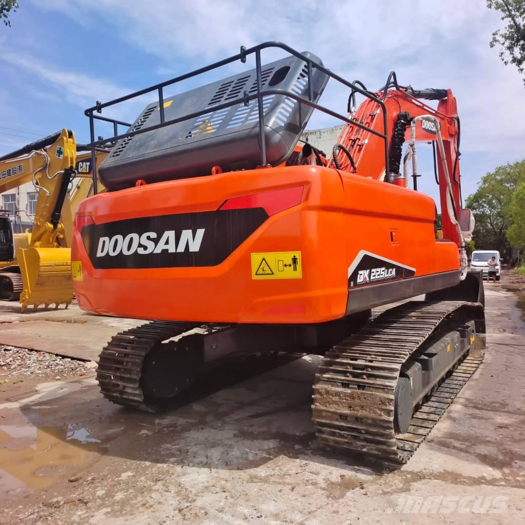 Doosan DX 225 LCA Crawler excavators