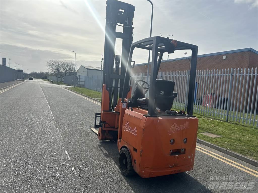  B315-73SS Narrow aisle truck