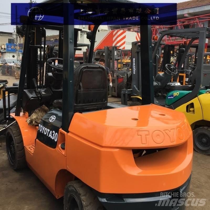 Toyota 7F Diesel trucks