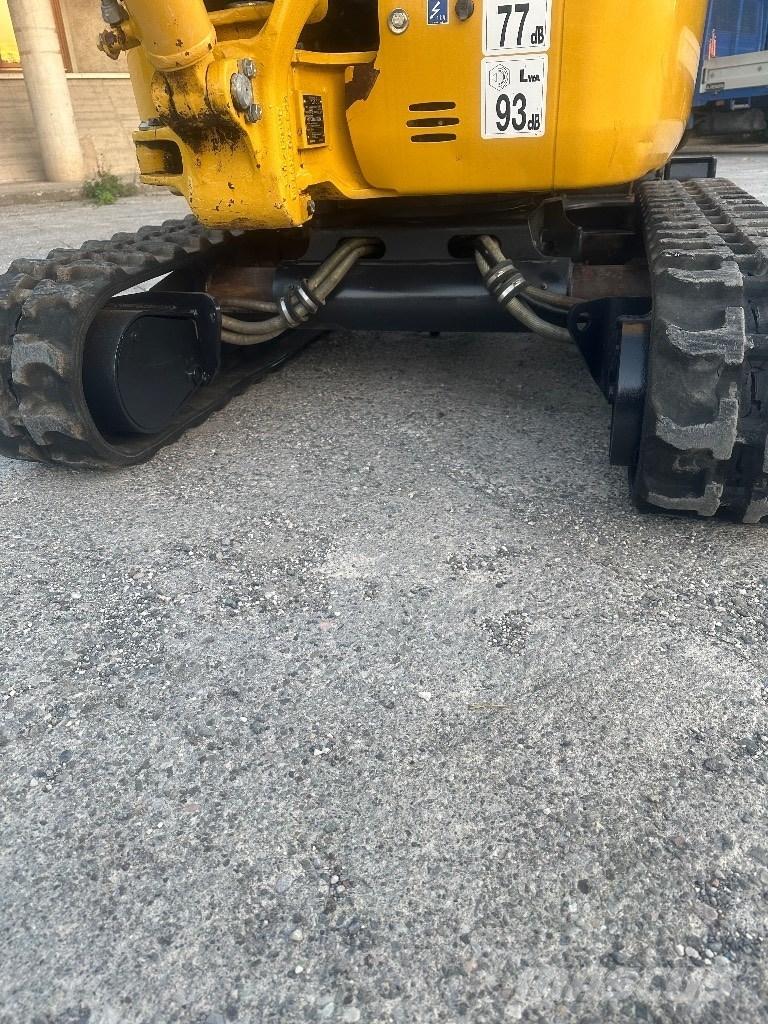 Komatsu PC16R-HS Crawler excavators